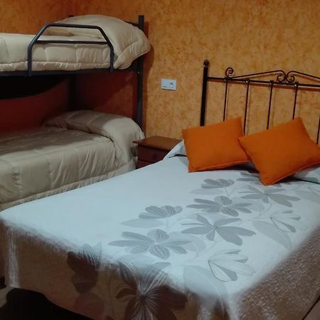 Hostal La Aldaba Hotel Montearagon Exterior photo