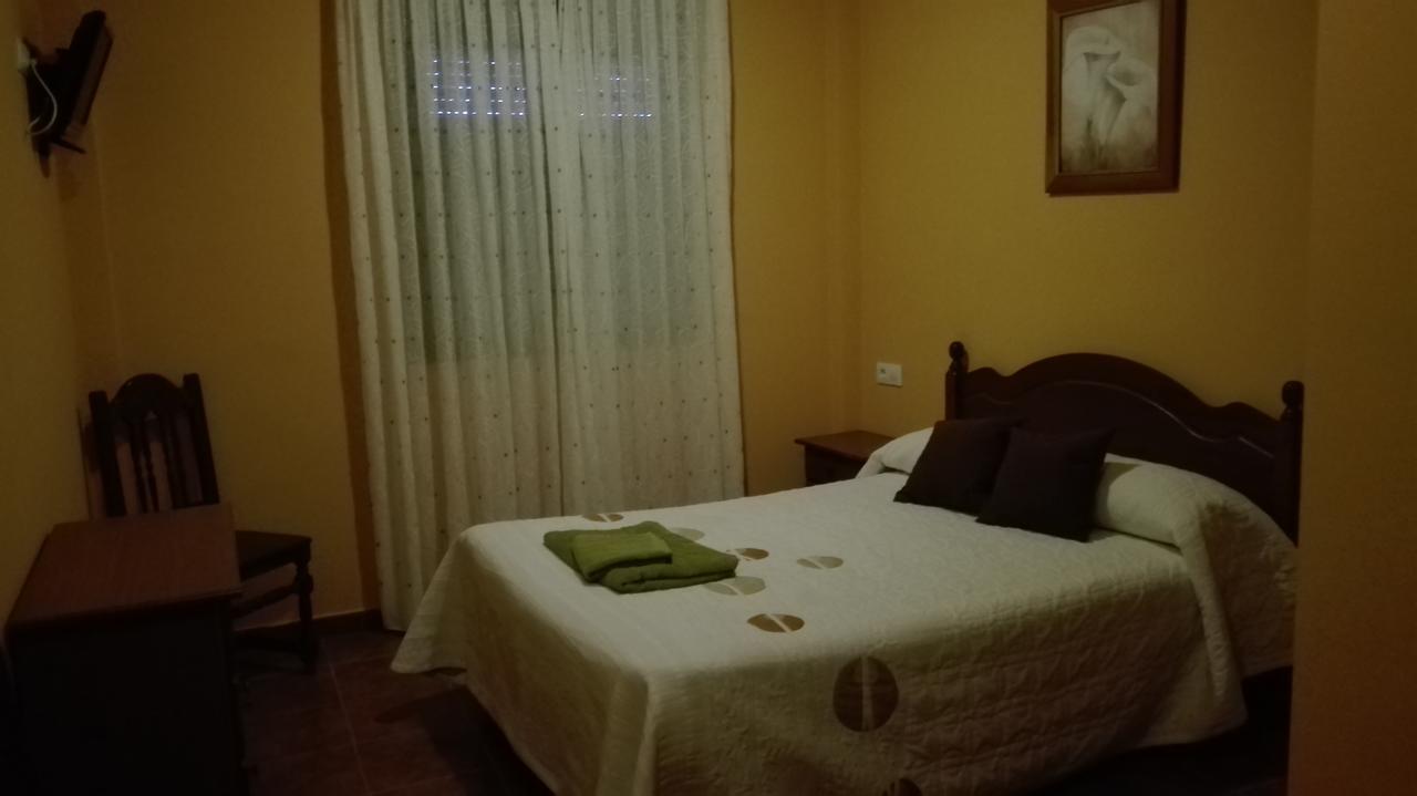 Hostal La Aldaba Hotel Montearagon Exterior photo